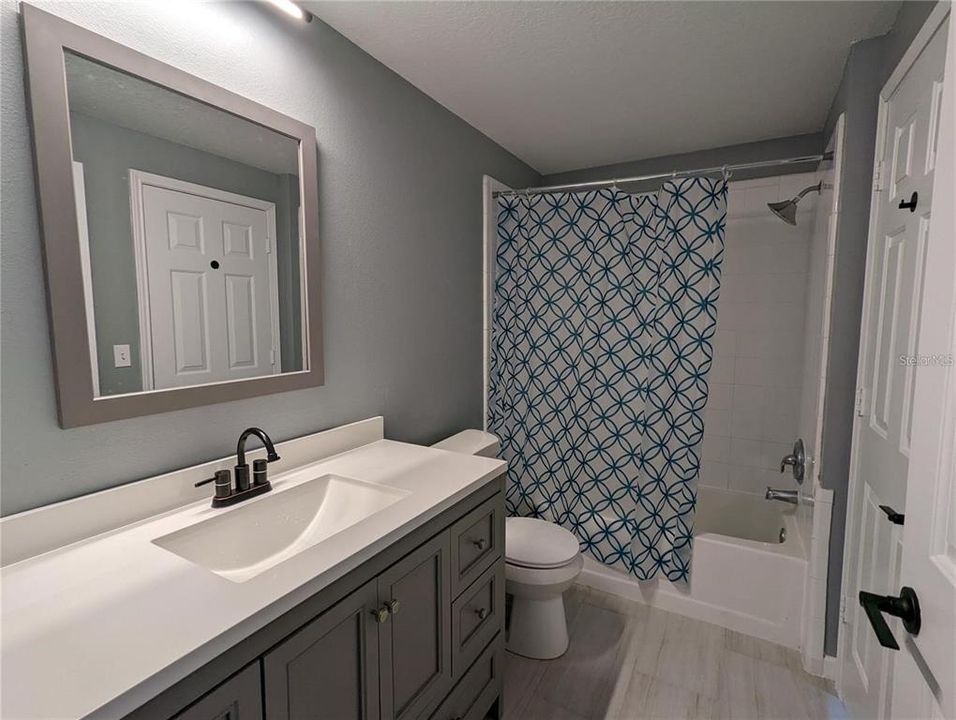 В аренду: $1,850 (2 спален, 2 ванн, 1041 Квадратных фут)