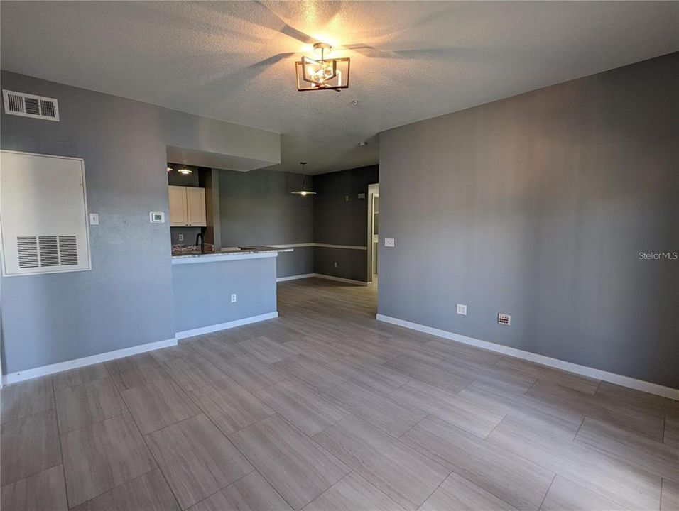 В аренду: $1,850 (2 спален, 2 ванн, 1041 Квадратных фут)