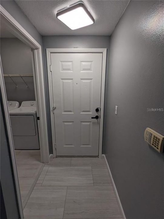 В аренду: $1,850 (2 спален, 2 ванн, 1041 Квадратных фут)