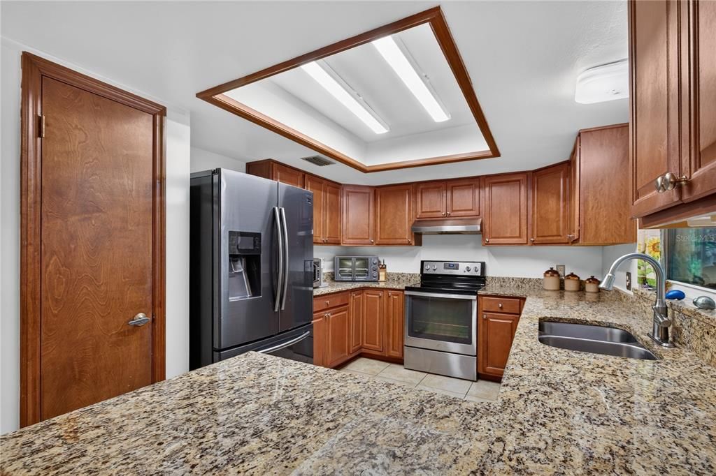 На продажу: $349,900 (3 спален, 2 ванн, 1401 Квадратных фут)