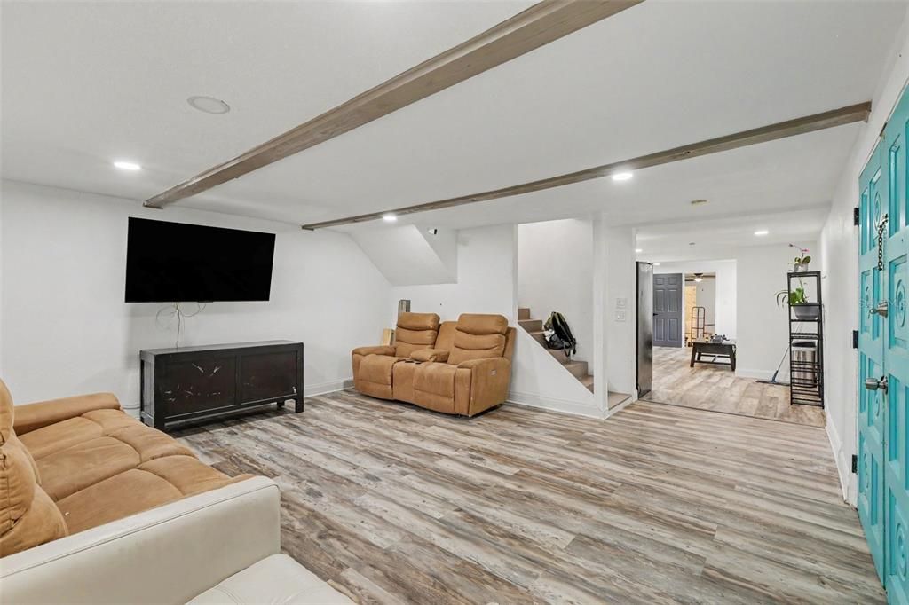 En Venta: $425,000 (3 camas, 2 baños, 1860 Pies cuadrados)