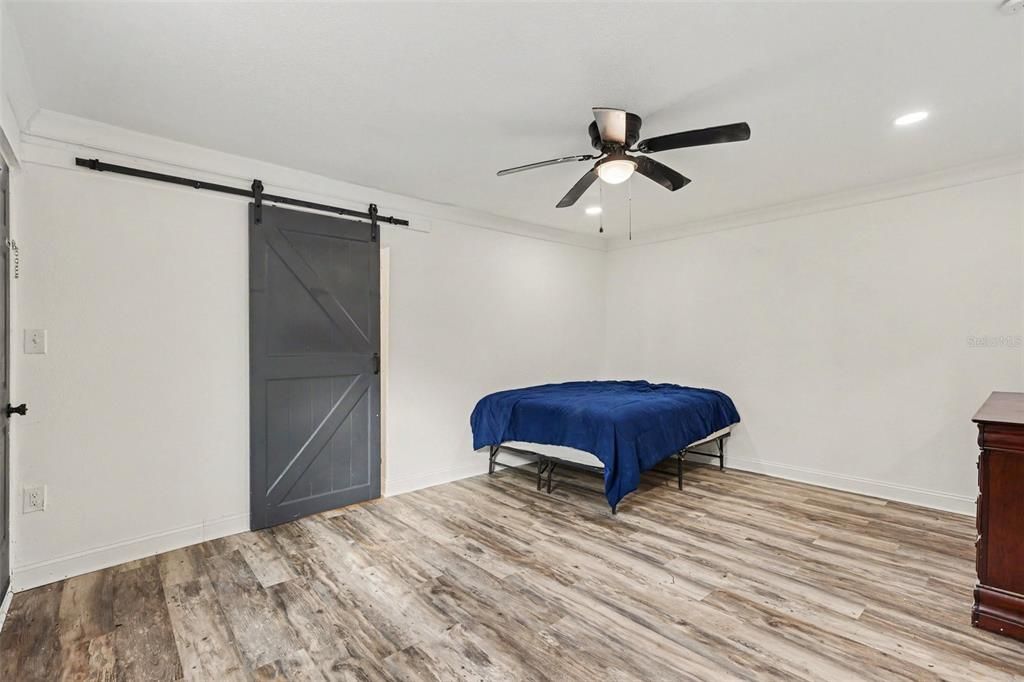 En Venta: $425,000 (3 camas, 2 baños, 1860 Pies cuadrados)
