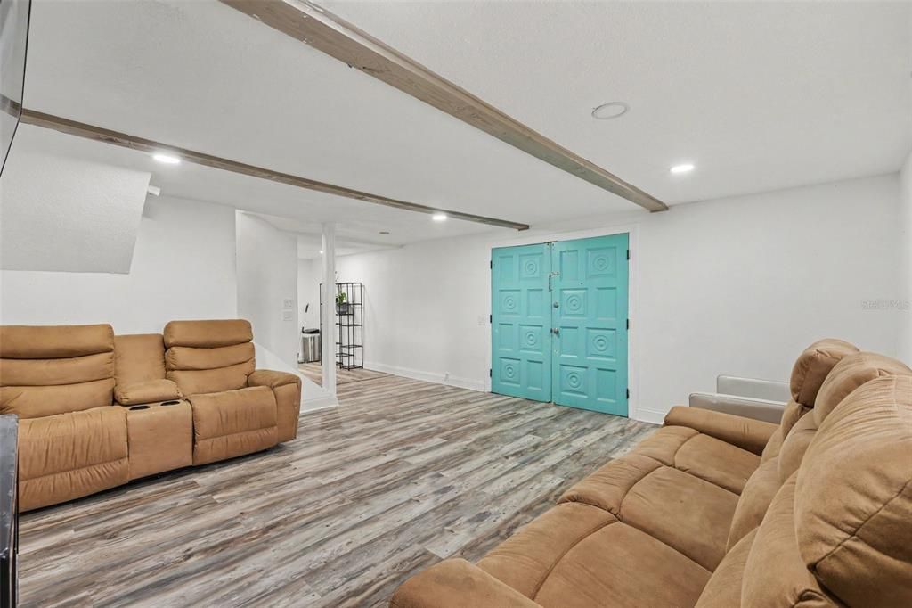 En Venta: $425,000 (3 camas, 2 baños, 1860 Pies cuadrados)