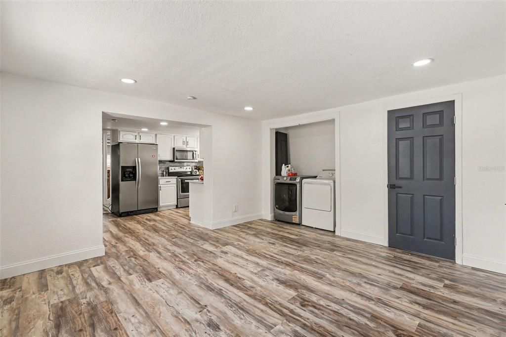 En Venta: $425,000 (3 camas, 2 baños, 1860 Pies cuadrados)