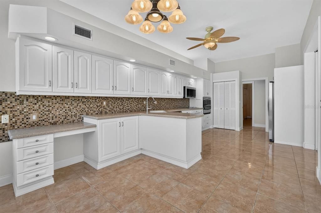 For Sale: $675,000 (3 beds, 3 baths, 2917 Square Feet)