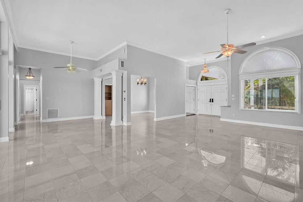 For Sale: $675,000 (3 beds, 3 baths, 2917 Square Feet)