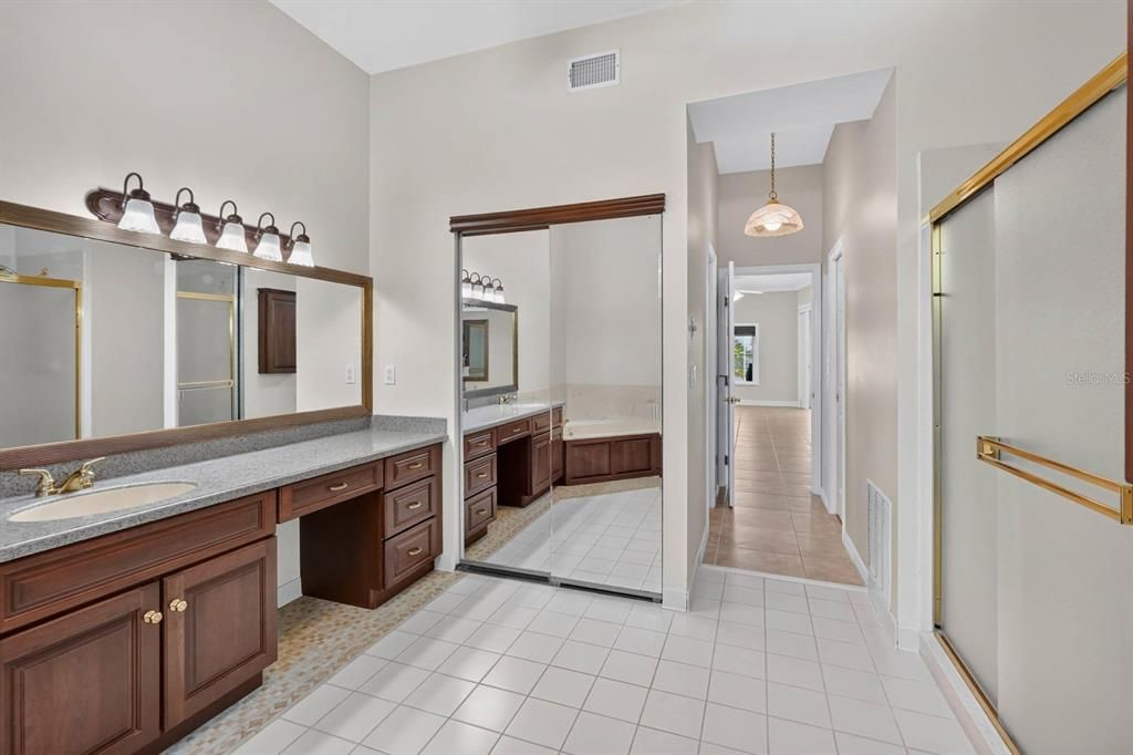 For Sale: $675,000 (3 beds, 3 baths, 2917 Square Feet)