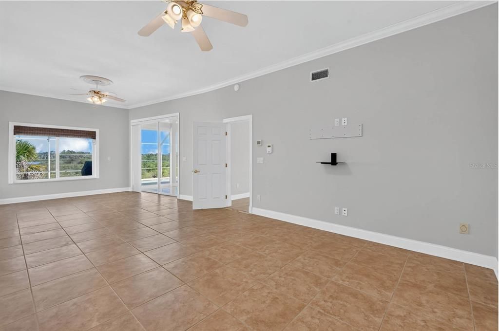 For Sale: $675,000 (3 beds, 3 baths, 2917 Square Feet)