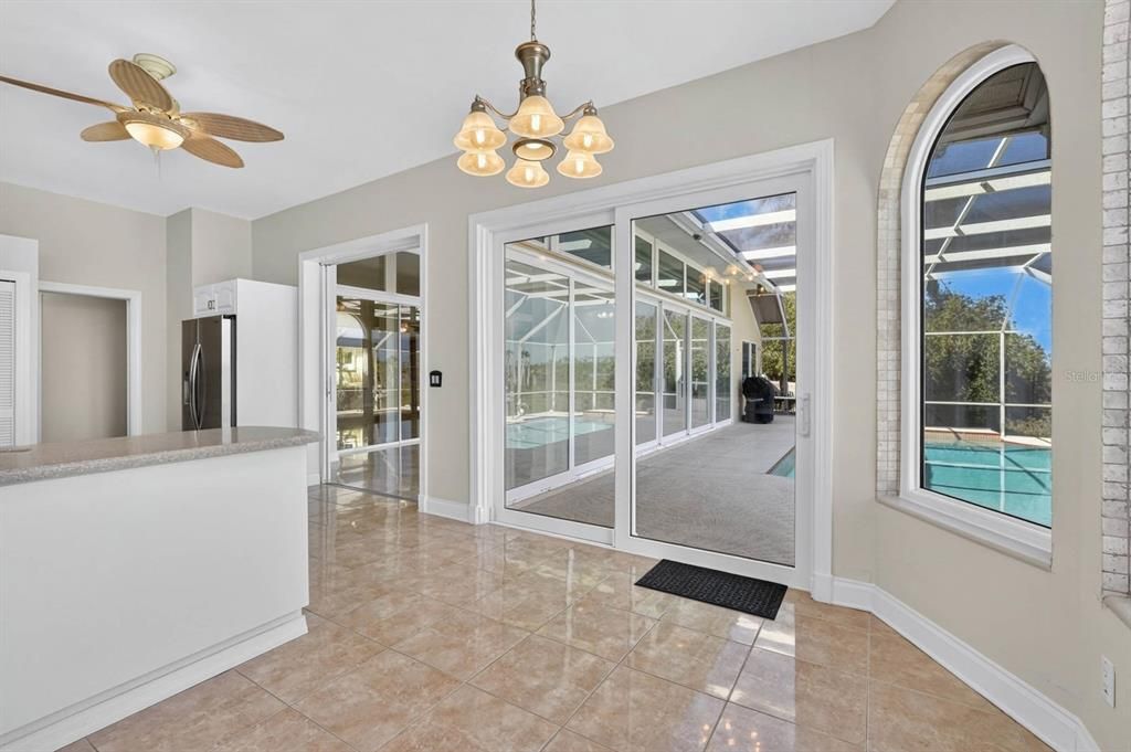 For Sale: $675,000 (3 beds, 3 baths, 2917 Square Feet)