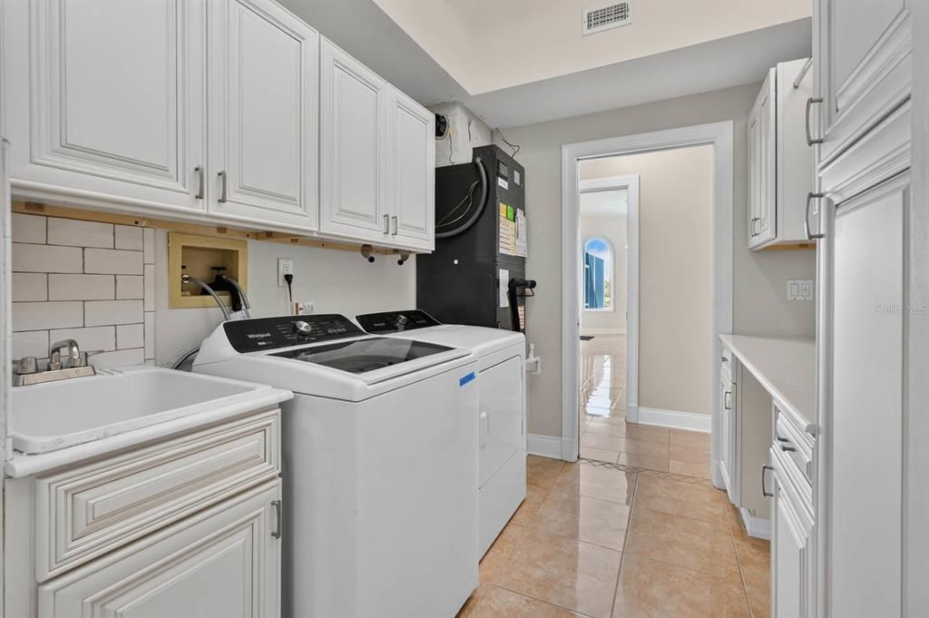 For Sale: $675,000 (3 beds, 3 baths, 2917 Square Feet)