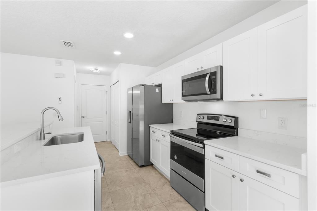 En Venta: $429,000 (4 camas, 2 baños, 1606 Pies cuadrados)
