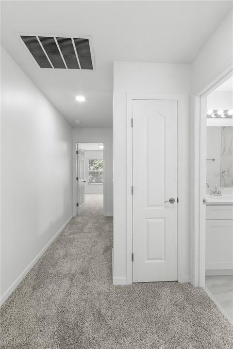 En Venta: $429,000 (4 camas, 2 baños, 1606 Pies cuadrados)