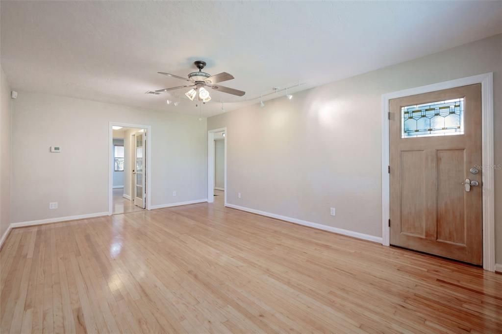 На продажу: $584,000 (3 спален, 2 ванн, 1748 Квадратных фут)