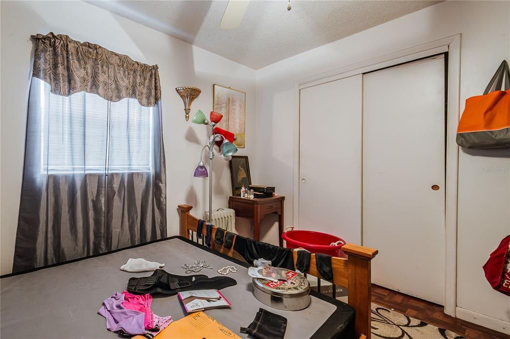 На продажу: $189,000 (2 спален, 1 ванн, 820 Квадратных фут)