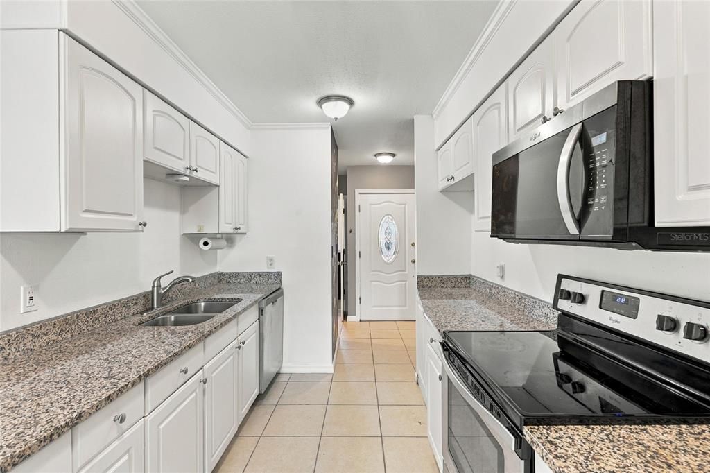 For Sale: $349,000 (2 beds, 2 baths, 1210 Square Feet)