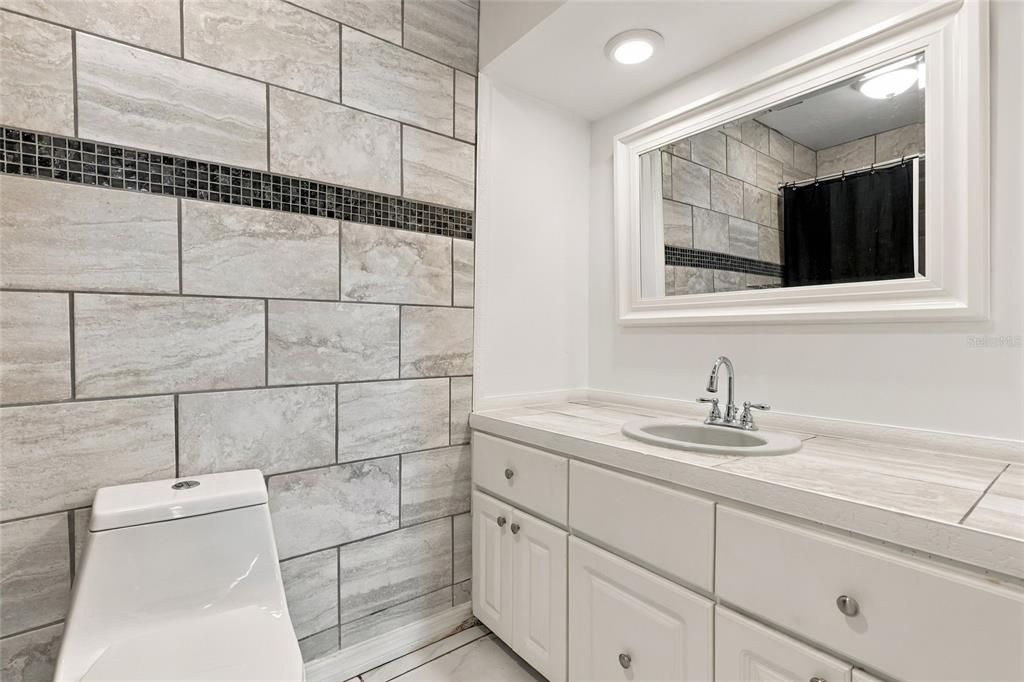 For Sale: $349,000 (2 beds, 2 baths, 1210 Square Feet)