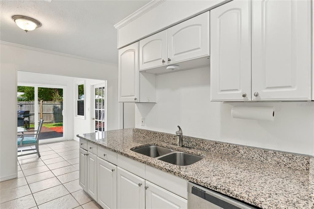 For Sale: $349,000 (2 beds, 2 baths, 1210 Square Feet)