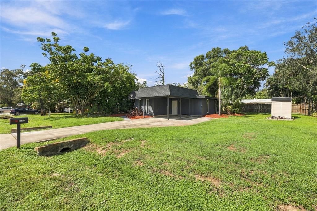 For Sale: $349,000 (2 beds, 2 baths, 1210 Square Feet)