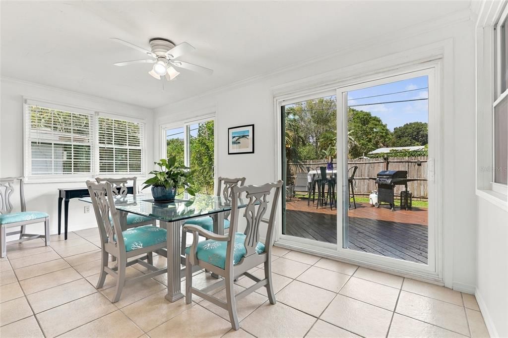 For Sale: $349,000 (2 beds, 2 baths, 1210 Square Feet)