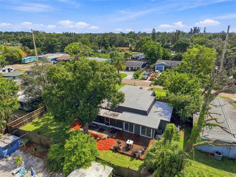 For Sale: $349,000 (2 beds, 2 baths, 1210 Square Feet)