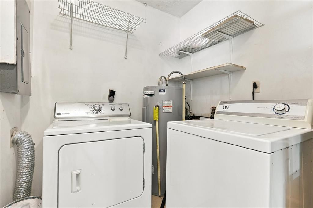 For Sale: $349,000 (2 beds, 2 baths, 1210 Square Feet)