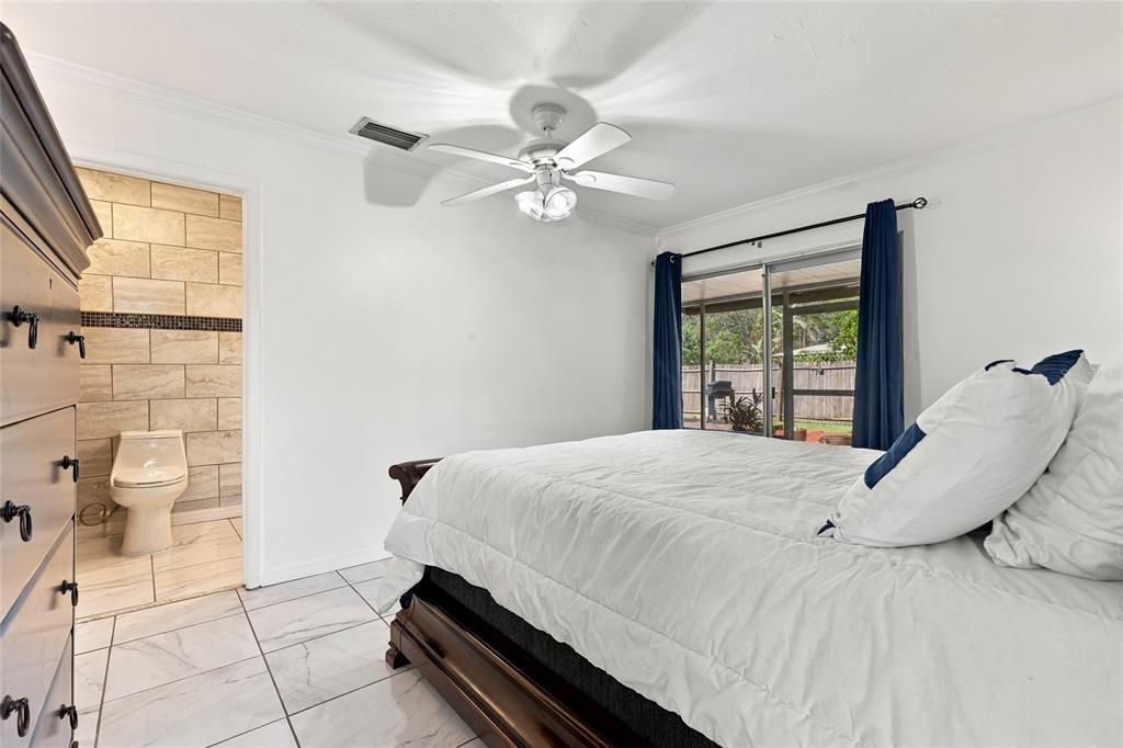 For Sale: $349,000 (2 beds, 2 baths, 1210 Square Feet)