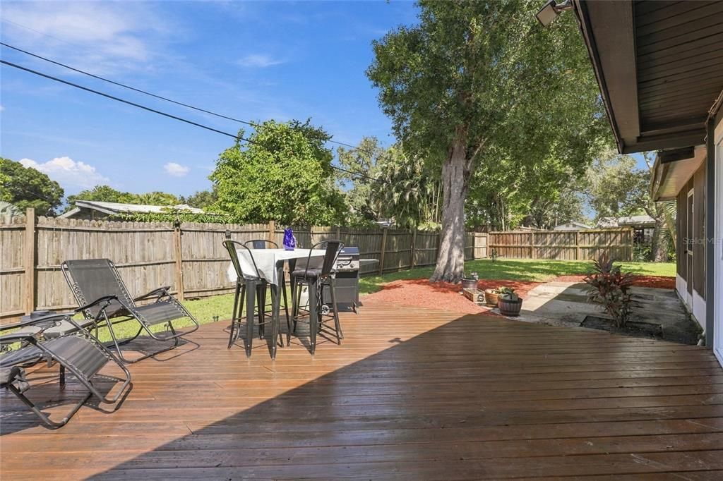For Sale: $349,000 (2 beds, 2 baths, 1210 Square Feet)
