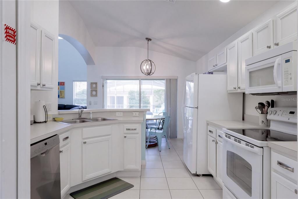 En Venta: $498,888 (5 camas, 3 baños, 2317 Pies cuadrados)