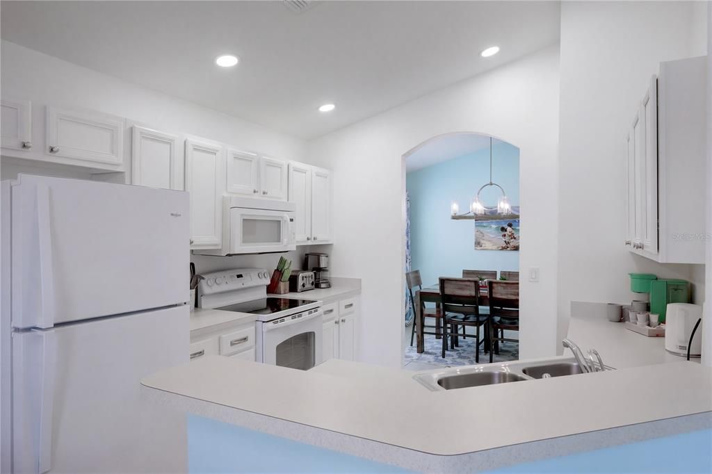 En Venta: $498,888 (5 camas, 3 baños, 2317 Pies cuadrados)