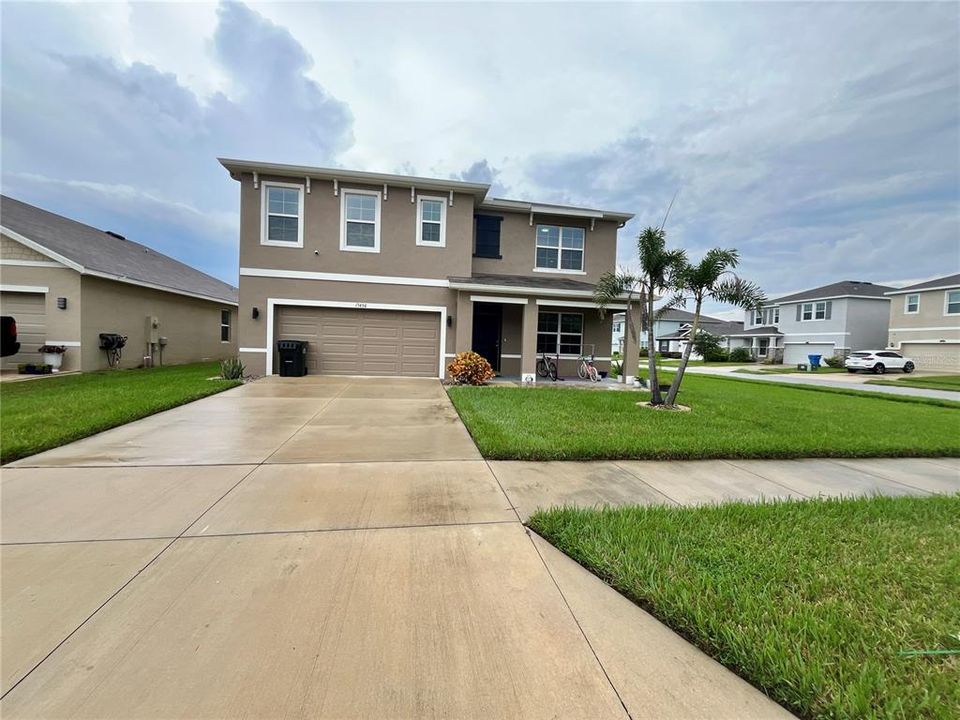 For Rent: $3,250 (5 beds, 3 baths, 2605 Square Feet)