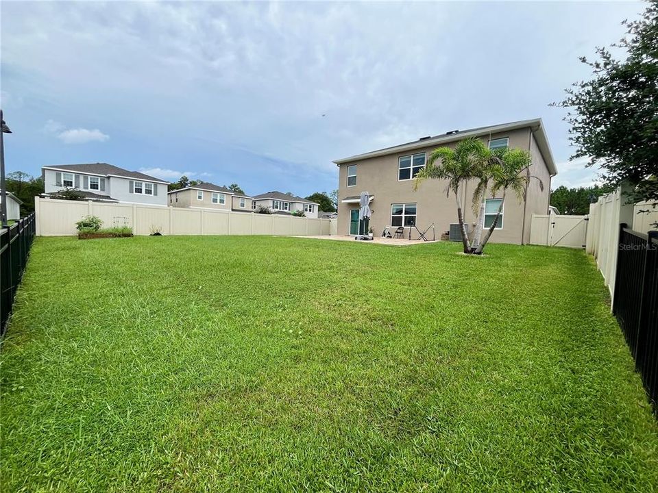 For Rent: $3,250 (5 beds, 3 baths, 2605 Square Feet)