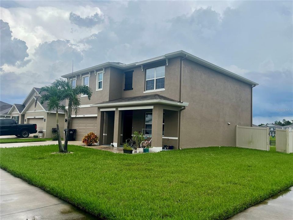 For Rent: $3,250 (5 beds, 3 baths, 2605 Square Feet)