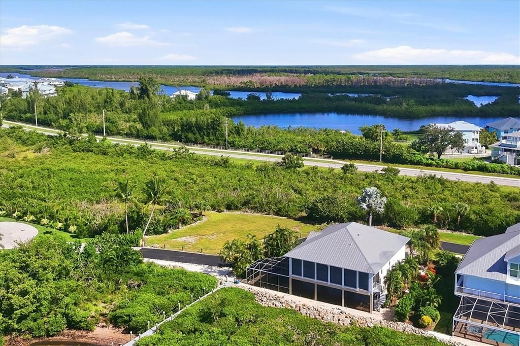 En Venta: $1,450,000 (1.25 acres)