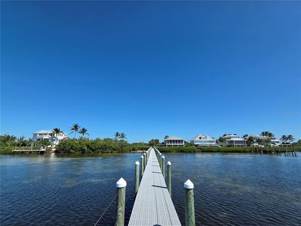 En Venta: $1,450,000 (1.25 acres)