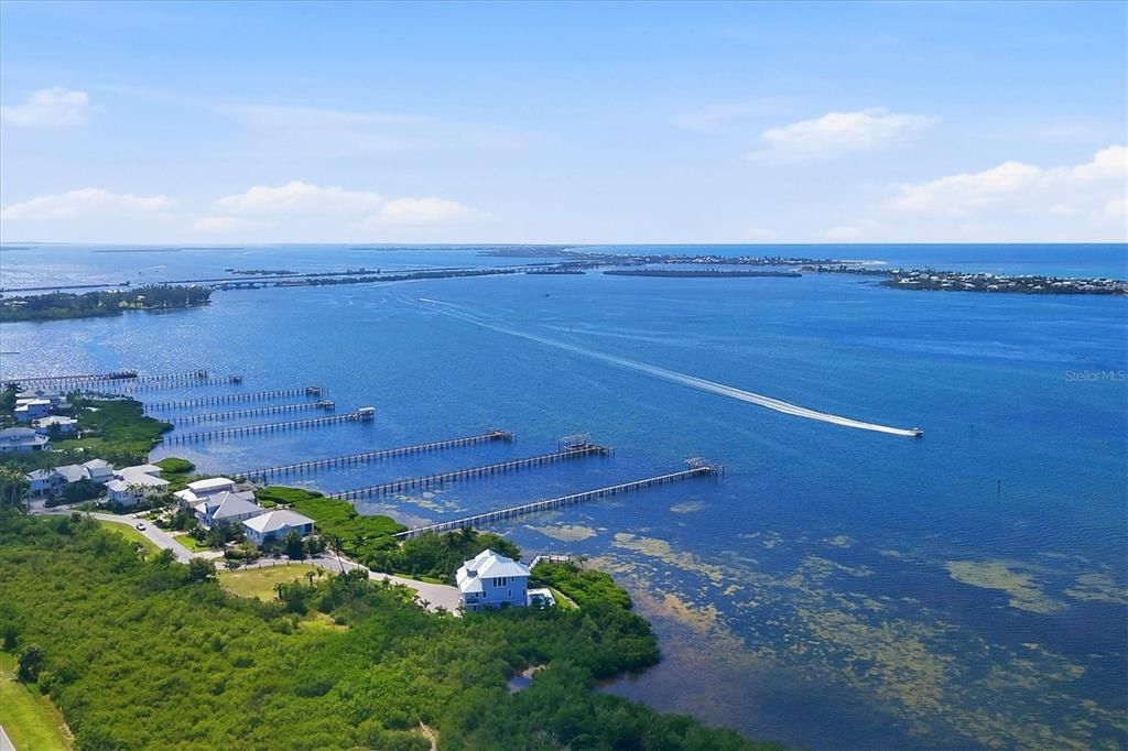 En Venta: $1,450,000 (1.25 acres)