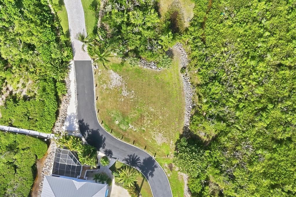 En Venta: $1,450,000 (1.25 acres)
