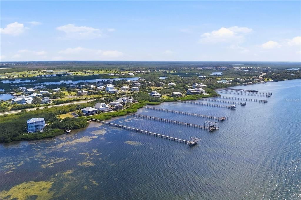 En Venta: $1,450,000 (1.25 acres)
