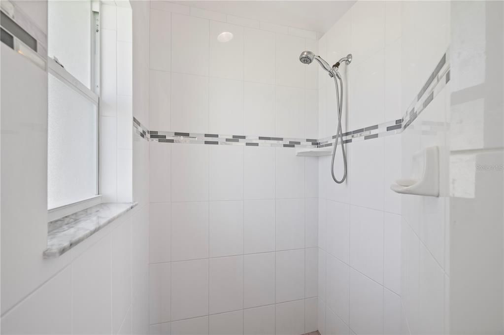На продажу: $499,000 (4 спален, 2 ванн, 2358 Квадратных фут)