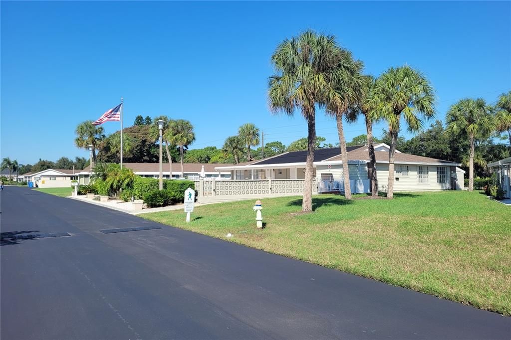 For Sale: $149,900 (2 beds, 2 baths, 972 Square Feet)