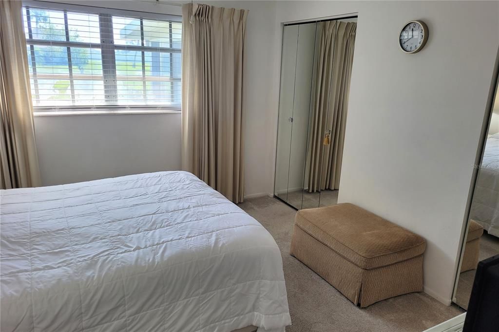 For Sale: $149,900 (2 beds, 2 baths, 972 Square Feet)
