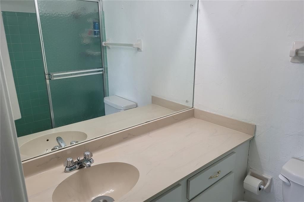 For Sale: $149,900 (2 beds, 2 baths, 972 Square Feet)