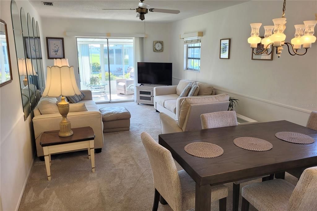 For Sale: $149,900 (2 beds, 2 baths, 972 Square Feet)