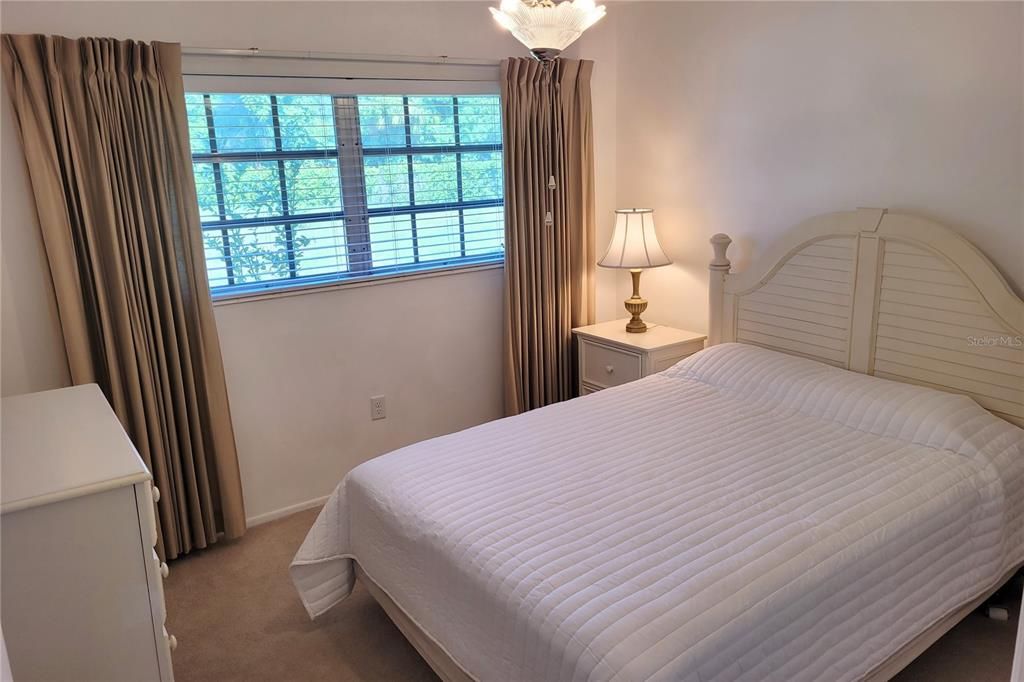 For Sale: $149,900 (2 beds, 2 baths, 972 Square Feet)