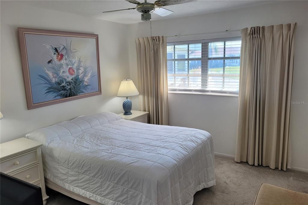 For Sale: $149,900 (2 beds, 2 baths, 972 Square Feet)