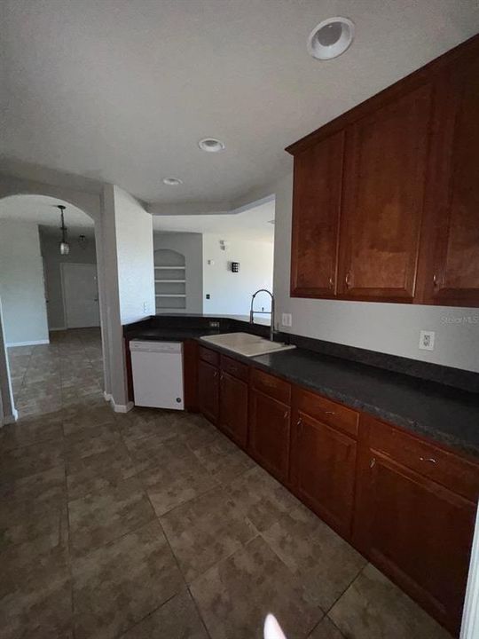 В аренду: $1,700 (3 спален, 2 ванн, 1495 Квадратных фут)