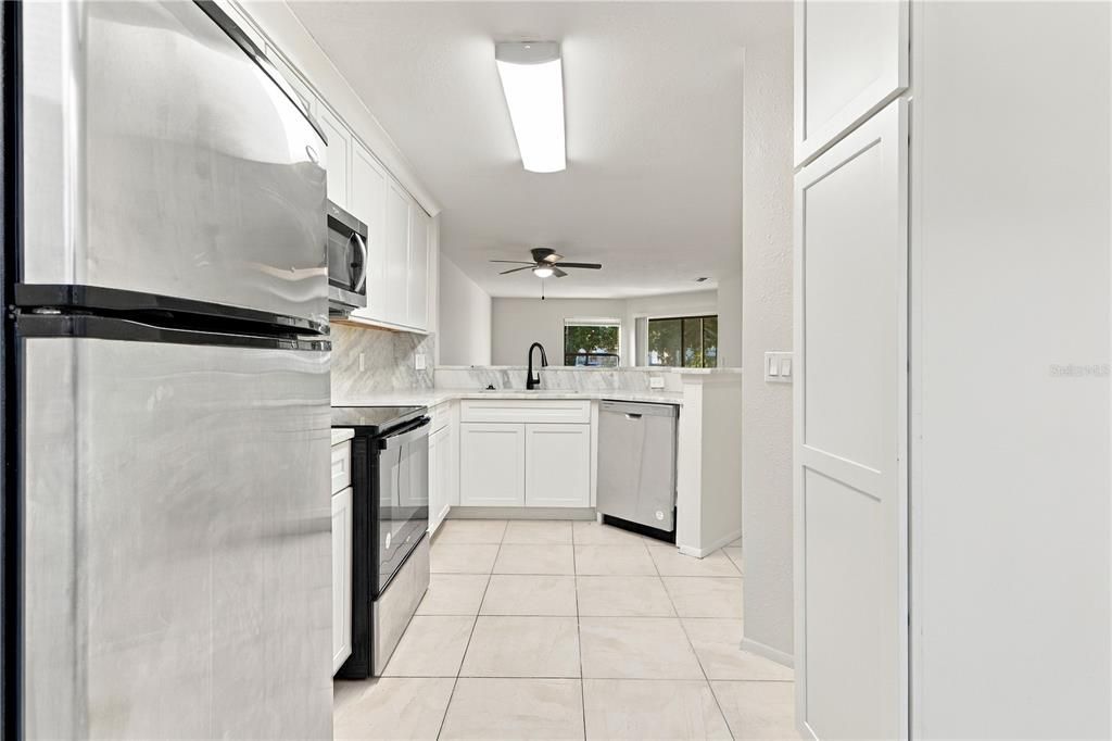 En Venta: $255,000 (2 camas, 2 baños, 1014 Pies cuadrados)