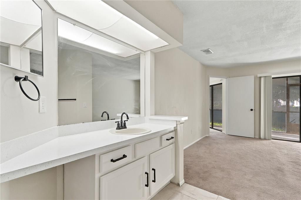 En Venta: $255,000 (2 camas, 2 baños, 1014 Pies cuadrados)