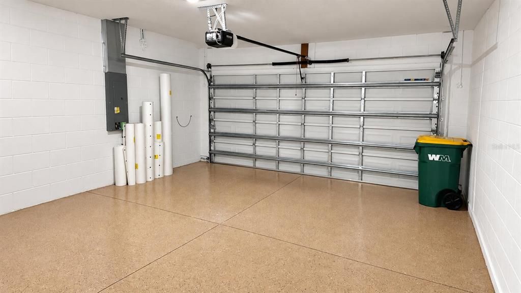На продажу: $279,900 (3 спален, 2 ванн, 2410 Квадратных фут)