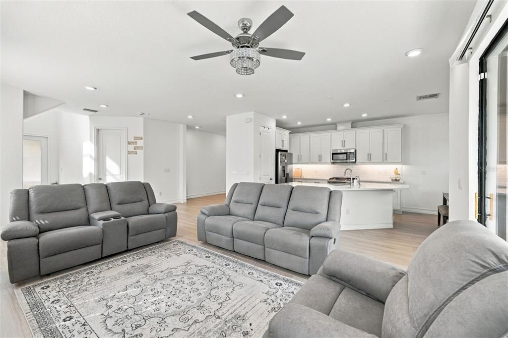 En Venta: $430,000 (3 camas, 2 baños, 2047 Pies cuadrados)