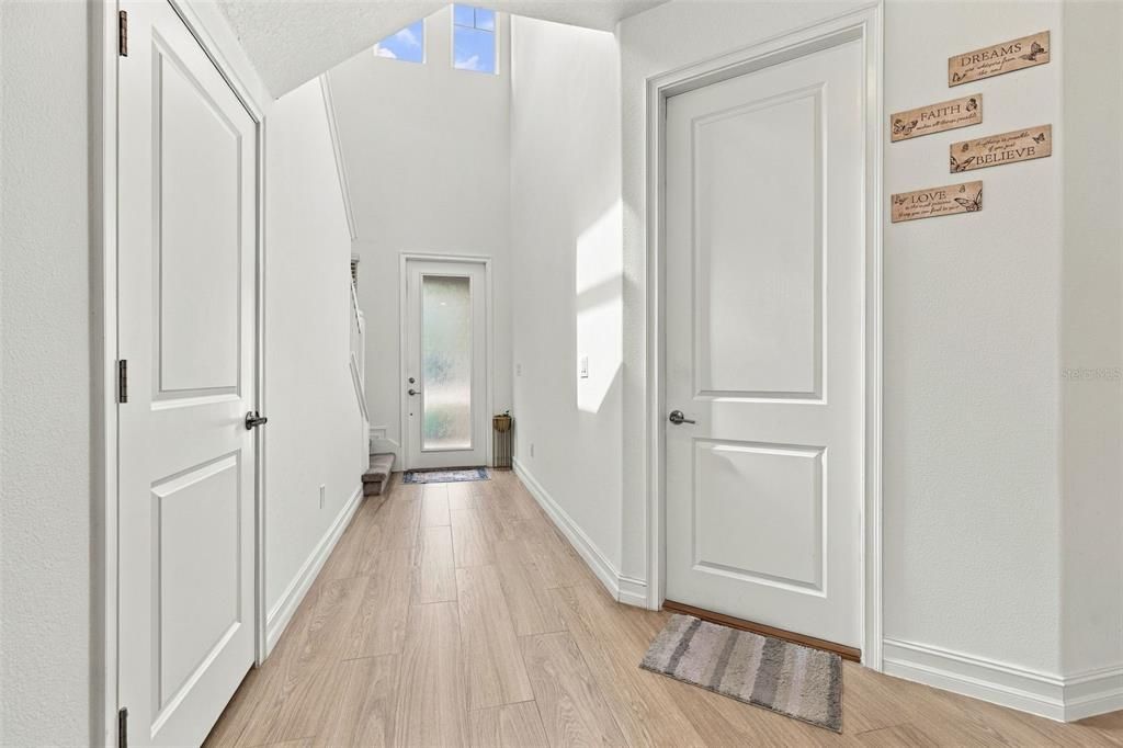 En Venta: $430,000 (3 camas, 2 baños, 2047 Pies cuadrados)